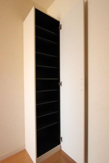 玄関収納も充実しています