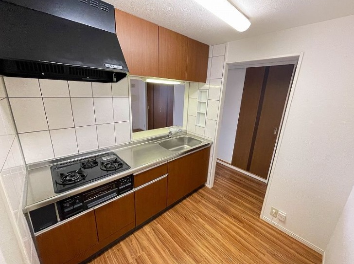 広いキッチンでお料理がはかどりますね