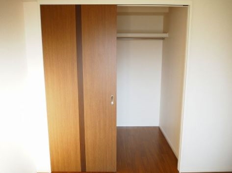 ウォークインクローゼット付きで収納は抜群です