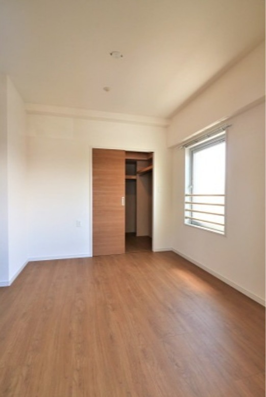 こちら寝室にいかがでしょうか。