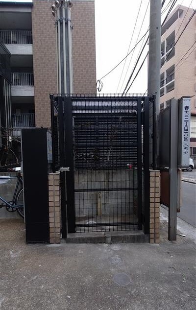 敷地内ごみ置き場完備。