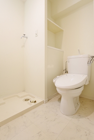 嬉しい温水洗浄機能付きです