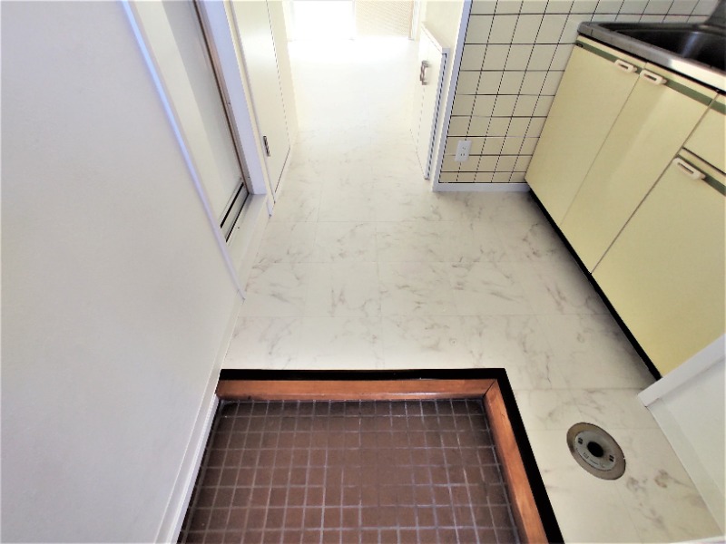 玄関からはこのようになっています。