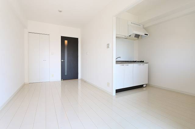 家具の配置がしやすいリビングですね