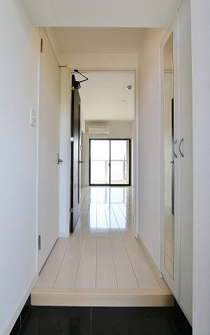 開放感のあるオシャレな玄関ですね