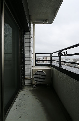 ワイドなバルコニーですね