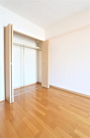 お洋服などはこちらへ