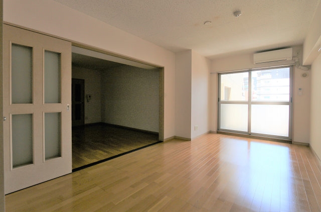 こちらは寝室にどうぞ