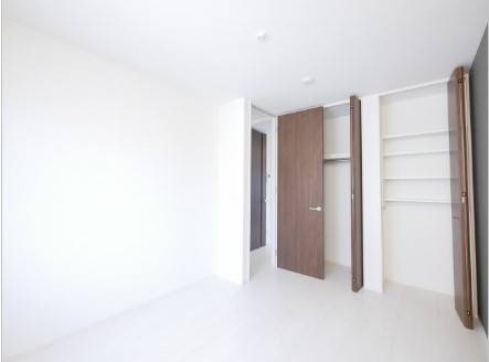 こちら寝室にいかがでしょうか。