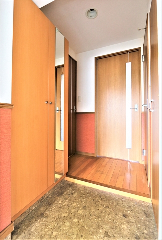 明るい玄関です