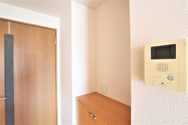 来客の確認が出来るモニタ付きです