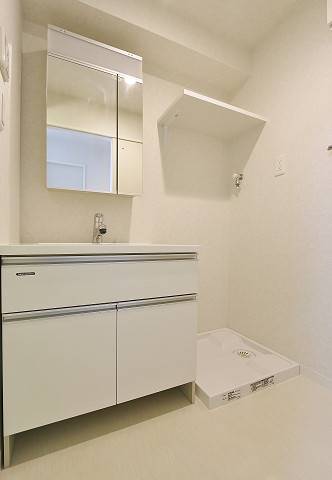 ちょっとしたアクセントがオシャレな独立洗面台