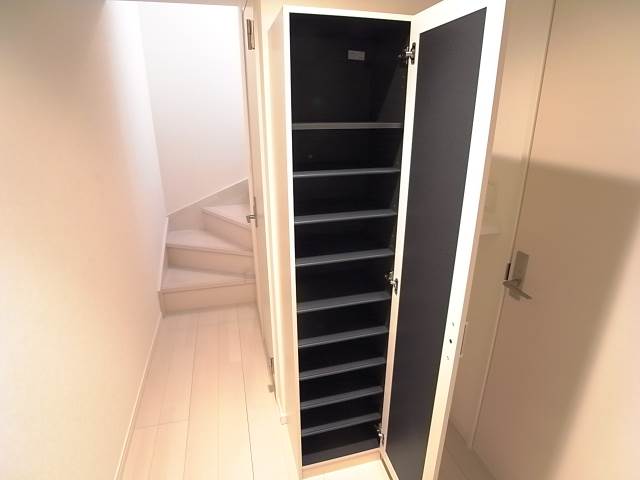 高さのあるシューズボックス