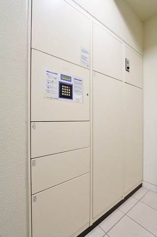 便利な宅配ボックス付き