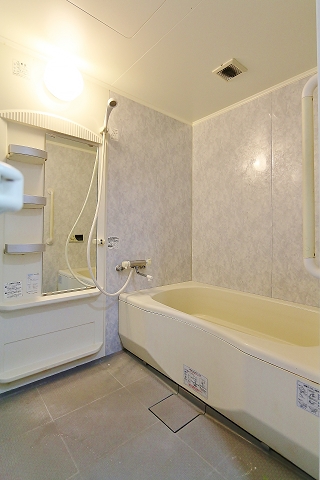 広々の浴槽でゆったりつかれますね