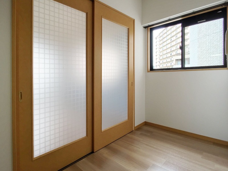 こちらは寝室にいかがでしょうか？？