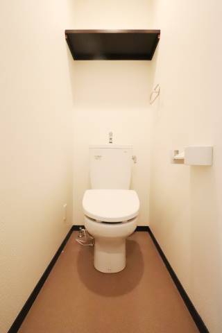 清潔感のあるトイレですね