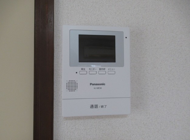 モニター付きインターホンで安心です