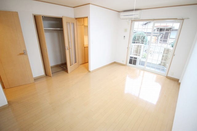 家具の配置がしやすいお部屋です。