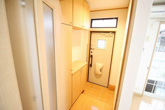 玄関はこんな感じです。