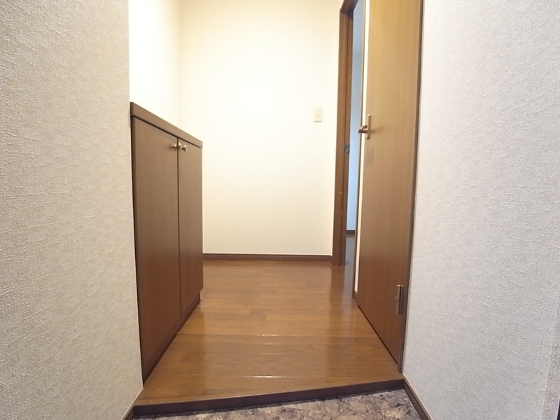 玄関から見たらこんな感じです。