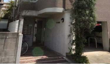 オートロック完備。