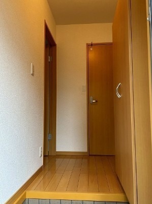 玄関からはこんな感じです。