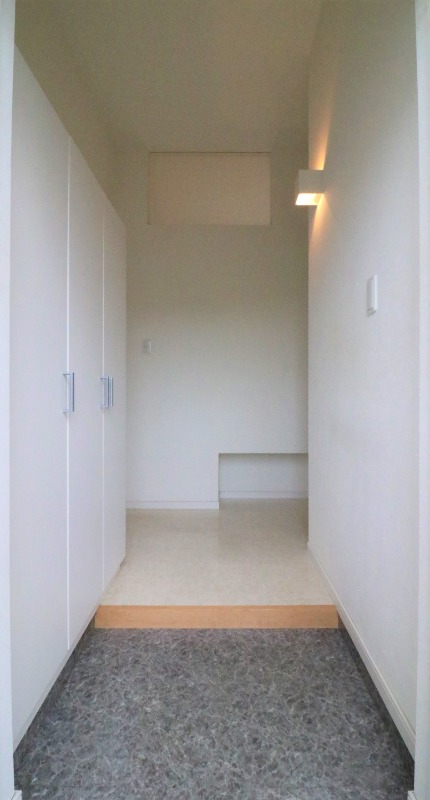 玄関から見たらこんな感じです。