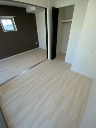 こちらは寝室にいかがでしょうか。