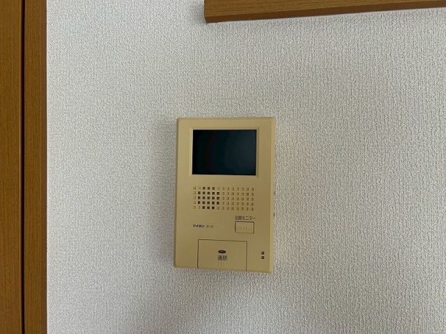 モニター付きインターホンで安心です。