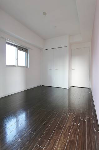 こちらは寝室にいかがでしょうか