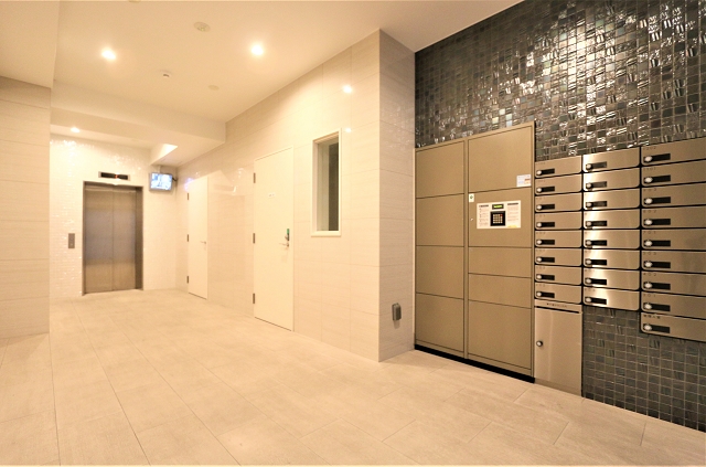 オシャレなエントランスでお出迎え