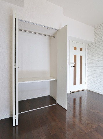 お洋服やお荷物はここにしまえます