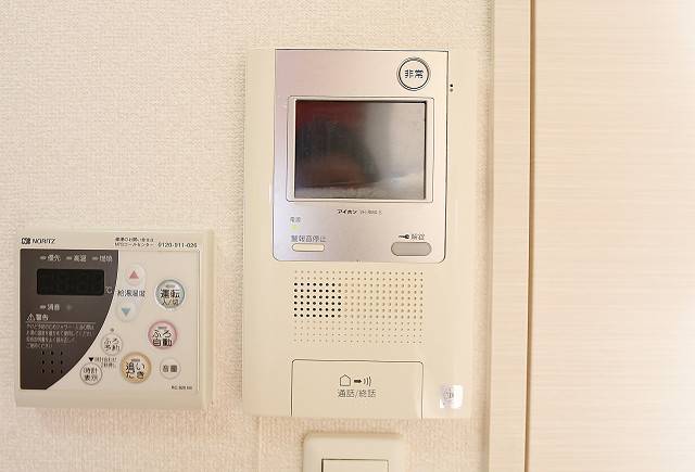 モニターで来客が確認できるので安心です