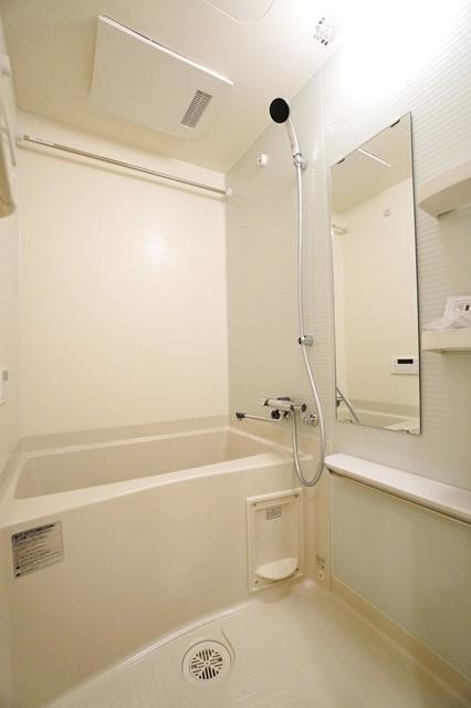 日々の疲れを癒せるバスルームです