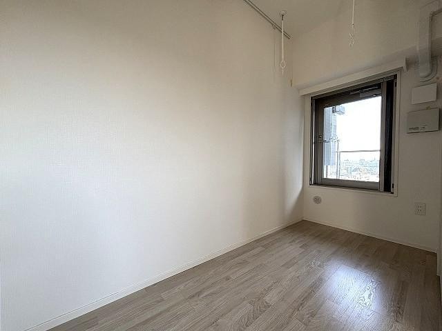 こちら寝室にいかがでしょうか。