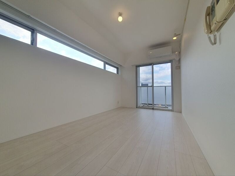 家具の配置に困らないリビングですね