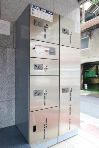 不在が多い方に便利な宅配ＢＯＸあります