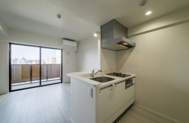 人気のカウンターキッチンでテレビを見ながら調理可能です