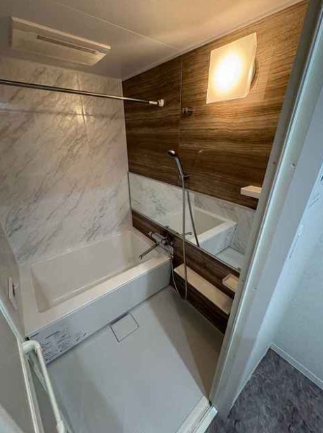 追い焚き付きでいつでも温かいお風呂に浸かれます