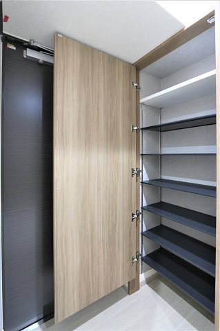 たっぷり靴も収納できますよ