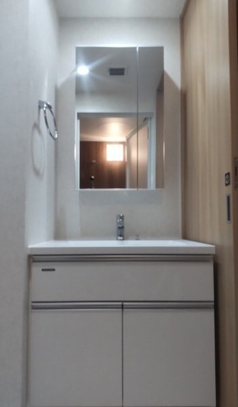 嬉しい独立洗面台完備です