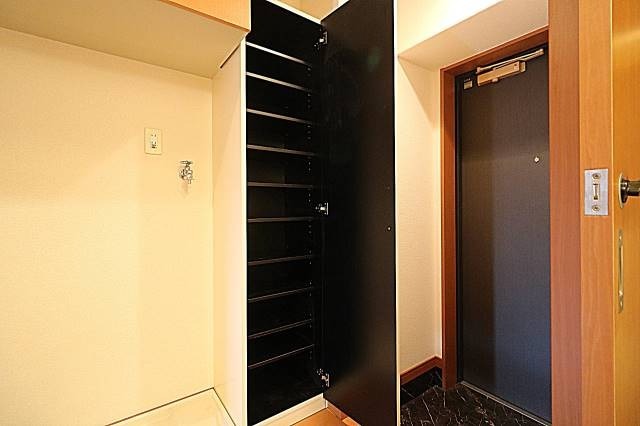 シューズ収納もたっぷりです。