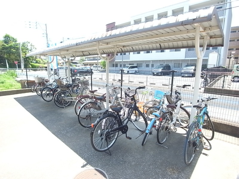 駐輪スペースもございます。