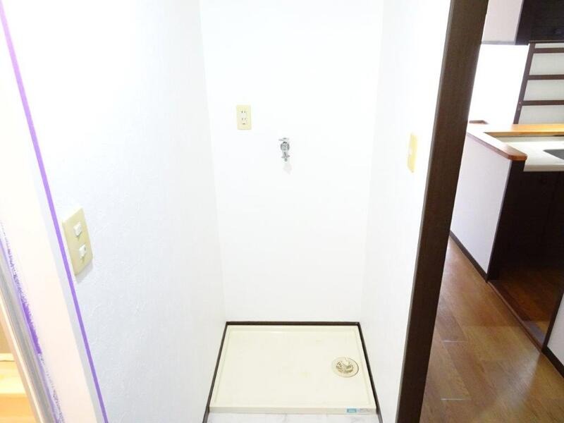 洗濯機はもちろん室内です。