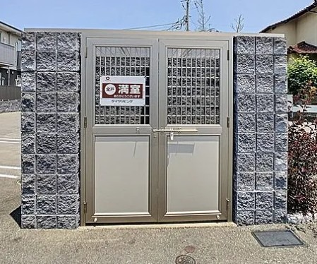 ゴミ捨て場はこちらになります。