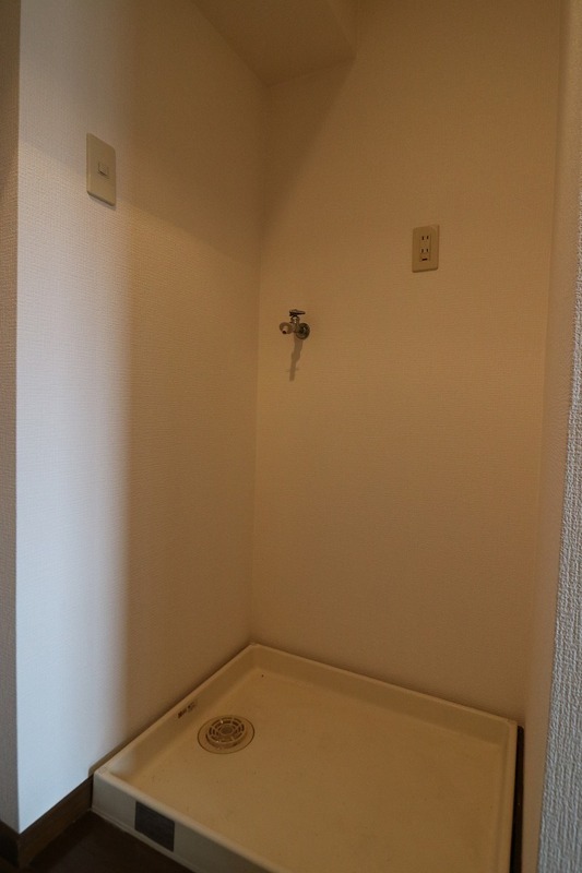 洗濯機はもちろん室内です。