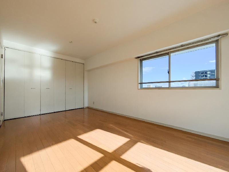 こちらは寝室にいかがでしょうか