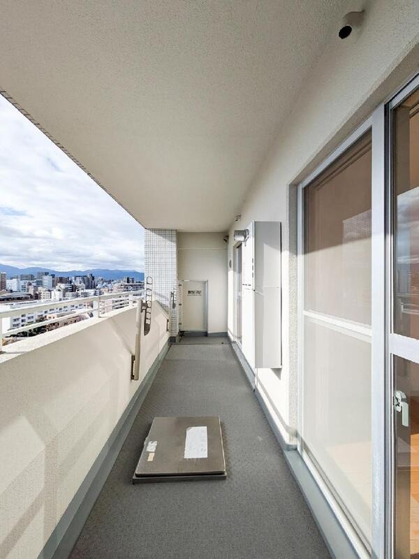 天気の良いの洗濯物はこちらで