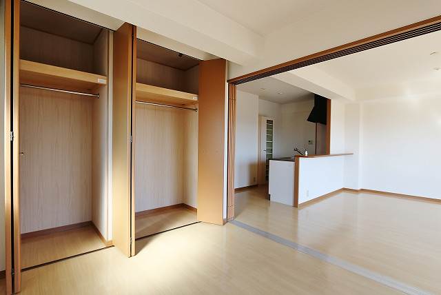 各部屋に収納があるので荷物の多い方も安心